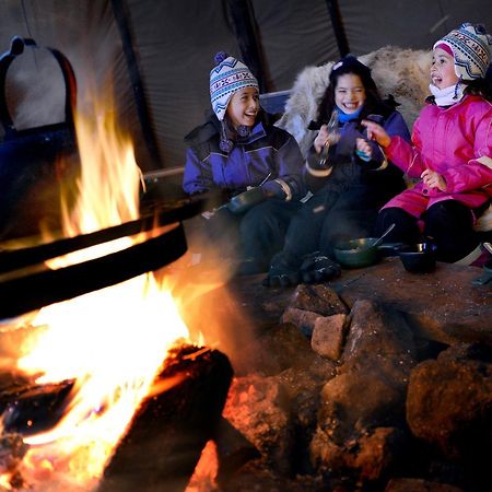 Pine Bay Lodge Person 외부 사진