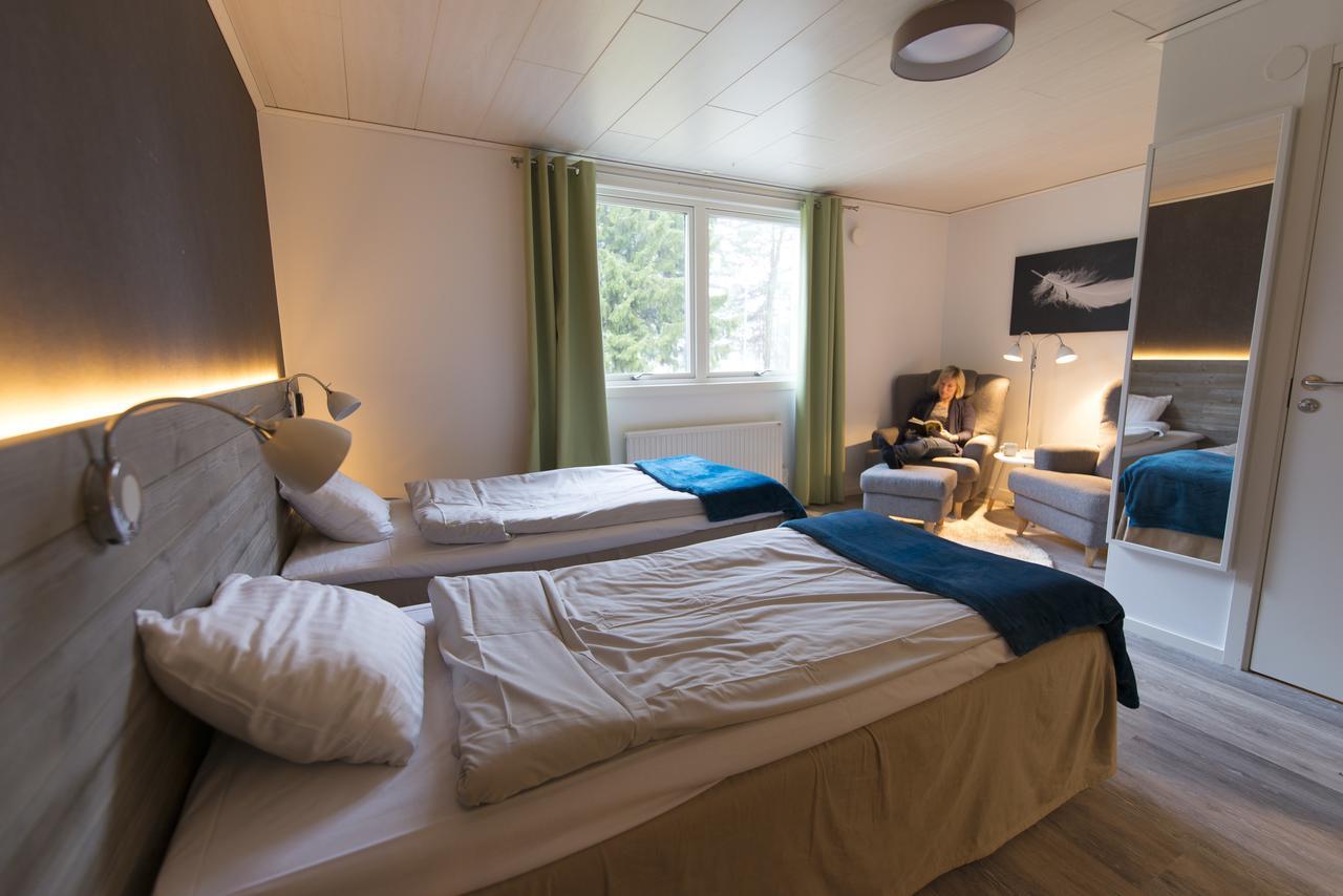 Pine Bay Lodge Person 외부 사진