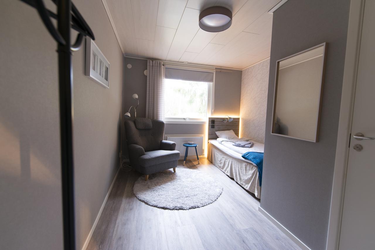 Pine Bay Lodge Person 외부 사진