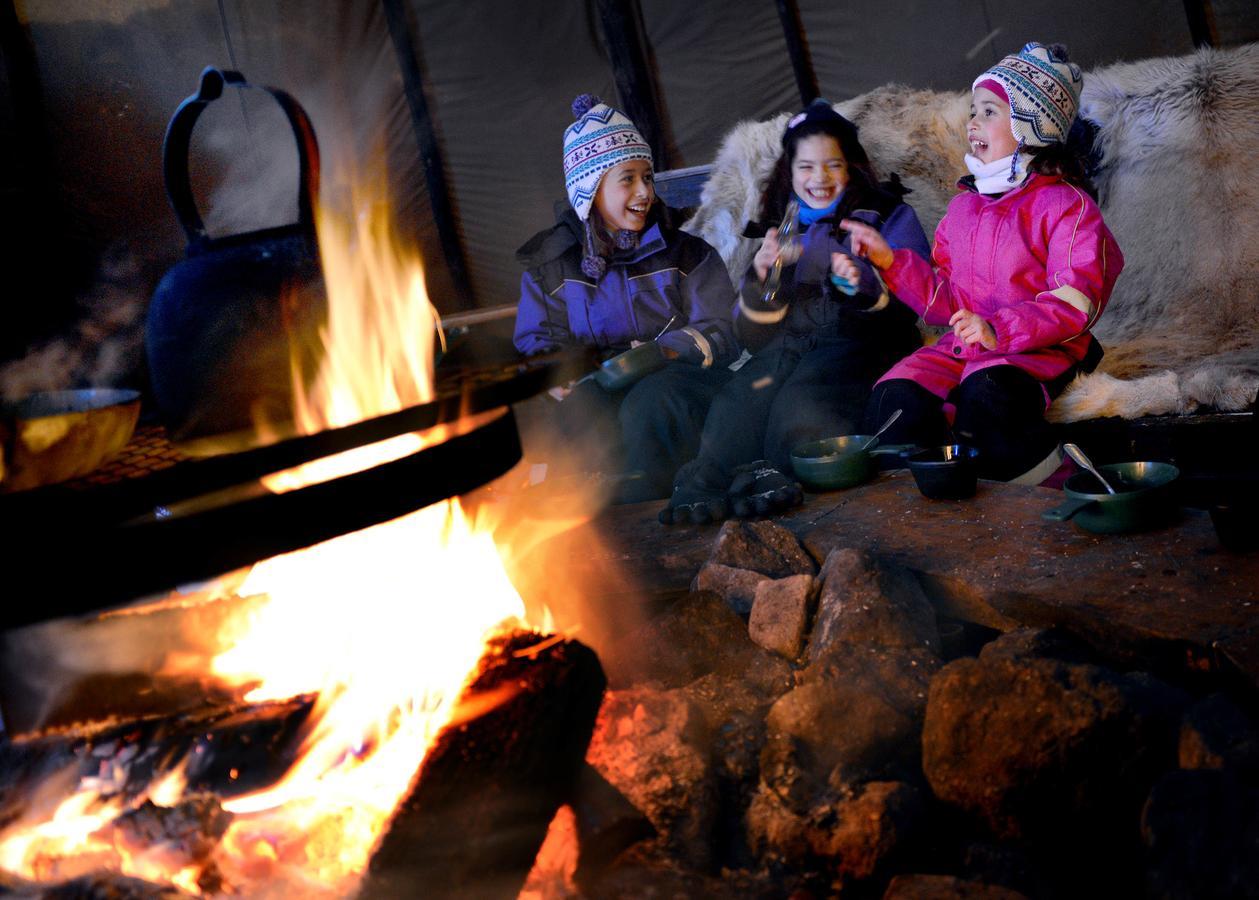Pine Bay Lodge Person 외부 사진