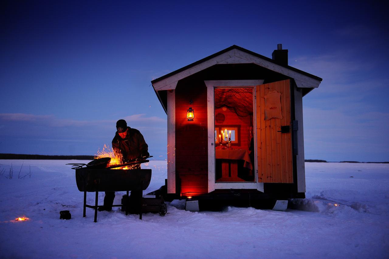 Pine Bay Lodge Person 외부 사진
